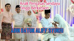 Saya berikhtiar mengamalkan diet seperti amalan selepas bersalin sebelumnya. Anak Pengasas Sendayu Tinggi Berkahwin Adik Datuk Aliff Syukri Youtube
