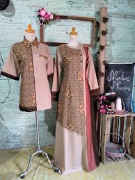11.1 tuhatta seuraajaa, 4,212 seurattavaa, 381 julkaisua. Pin Oleh Silma Laila Di Couple Pakaian Wanita Desain Blus Model Pakaian