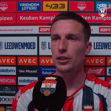 Daniel Kuipers (22) is de E-sporter van Willem II en gaat de Tricolores in  de E-Divisie vertegenwoordigen. 'Laten we er samen iets moois van maken!',  aldus Daniel. Check voor meer info over