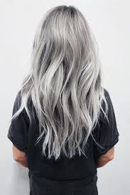 Silbernes Haar Lange Silberne Haare Schwarzes T Shirt Haarfarben Haare Grau Farben Graue Haare