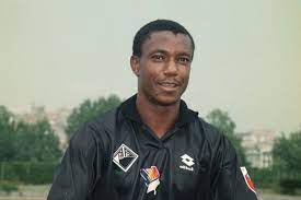 O jogador tinha 51 anos. Pepdnyzalynglm