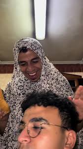 الامهات اول يوم دراسة: لحظات طريفة في المدرسة