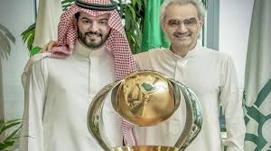 وأفادت المصادر بأن مفاوضات عدد من لاعبي الفريق الأول لكرة القدم ما زالت معلّقة بسبب الوضع المالي، على الرغم من إعلان النادي قبل يومين توقيعه مع البرازيلي دانكلير بيريرا، المدافع. Cgek1kcojr6uqm