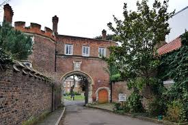 Richmond palace was a royal residence on the river thames in england which stood in the sixteenth and seventeenth centuries. The Hidden Lost Palace Of Richmond Where Henry Viii Almost Died Before He Became King Surrey Live