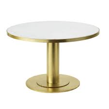 Dieser couchtisch in marmoroptik ist ein ebenso stylischer wie eleganter blickfang für ihr zuhause. Runder Couchtisch Aus Weissem Marmor Und Messingfarbenem Metall Louxor Maisons Du Monde