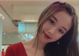 Bạn bè choáng vì bạn gái Văn Toàn đăng ảnh khoe vòng 1 sexy, nhưng nghe câu  chuyện đằng sau thì ai cũng thông cảm được