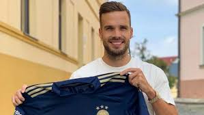 Filip novák (born 26 june 1990) is a czech footballer who plays as a left back for turkish club trabzonspor. Lavicku Neznal Ted Novak Ceka Ve Fenerbahce Na Sanci Az Prijde Musim Ji Vyuzit Rika Obrance Sport Cz