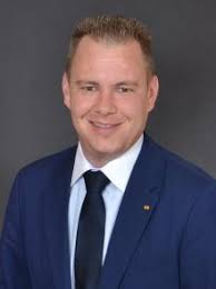 He was eliminated before the judge cuts. Daniel Martin Bausparen Und Baufinanzierung In Melsungen Bausparkasse Schwabisch Hall Bausparkasse Schwabisch Hall