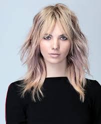 Condividi · capelli medi lisci scalati. Capelli 30 Tagli Scalati Da Copiare Quest Inverno La Repubblica