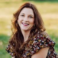 Kelly Ard's Instagram, Twitter & Facebook