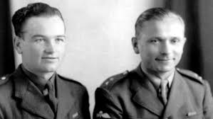 Záběr z filmu atentát jiřího sequense z roku 1964 (vlevo) a rekonstrukce v režii petra nikolaeva. Pred 77 Lety Se Uzavrel Pribeh Operace Anthropoid Cesti Parasutiste Provedli Atentat Na Heydricha Irozhlas Spolehlive Zpravy