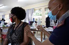 Tenemos la confianza de que es segura y efectiva para prevenir el además, jenny johnson, oficial de información pública para el departamento de salud de utah, aseguró que el estatus de inmigración de una persona no le. Johnson Johnson Coronavirus Vaccine Reviewed In Fda S Briefing Document Coronavirus Updates Npr