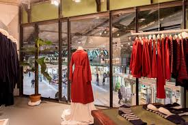 Berliner factory outlets mit werksverkäufen von mode, porzellan und schmuck, schokolade die factory outlets in berlin bieten ware aus restposten, überschüssen und vorjahreskollektionen an. Bikini Berlin Shopping Berlin