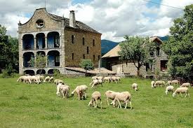 Una enclave geográfico único con una acusada personalidad forjada a base de tradiciones ancestrales. Escapadarural Com Turismo De Aragon Y La Asociacion Turismo Verde Huesca Organizan Una Jornada Dedicada Al Turismo Rural