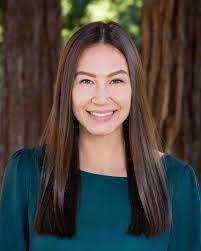 Laura Link's Instagram, Twitter & Facebook