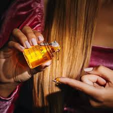 Come si ottengono capelli perfettamente lisci quando non si vuole. Capelli Lisci Come Farli Con E Senza Piastra Amica