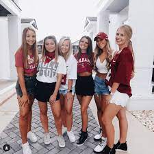 College gameday signs college football games college game days plain white shoes game day quotes tailgate outfit game day shirts football fashion a team. Pin On Fashion