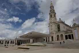 On saturday and sunday, the rosary is broadcasted by. Natal Reitor Do Santuario De Fatima Apela A Centrar No Essencial Que E Cristo Que Vem Agencia Ecclesia