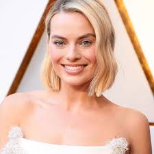 If you don't spend tons of time on it, it tends to look messy. 24 Short Haircuts For Wavy Hair