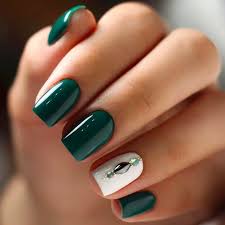Joyous Emerald Green Nails To Intrigue Naildesignsjournal Com Green Nail Designs Feather Nails Green Nails