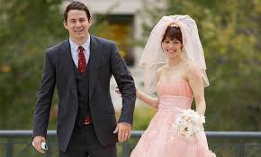 Hay varias afecciones, no solo la enfermedad de alzheimer, que pueden causar pérdida de memoria en adultos mayores. La Pareja Que Inspiro La Romantica Pelicula The Vow En La Que Una Esposa Pierde La Memoria Anuncia Su Divorcio