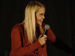 She lives with her parents in london and rents an apartment. Wird Claire Holt Auch In Der 3 Staffel The Originals Zu Sehen Sein