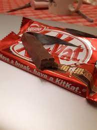 19 Pictures That Will Make You Question Your Own Reality Kit Kat Bars Delicacy Food Instagram Food