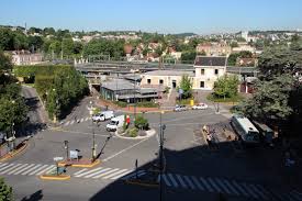 File:Bourg-la-Reine le 23 juillet 2012 - 04.jpg - Wikimedia Commons