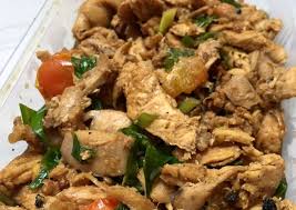 Umumnya sayur sup bening ini berisi sayuran seperti kentang, wortel, buncis, daun bawang, daging ayam, dan banyak lainnya. Resep Ayam Suwir Kemangi Resep Enyak
