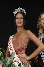 Nagez tel un dauphin, devenez une créature des mers et explorez les merveilles des océans dans nos jeux de dauphin gratuits en ligne! Ain Elise Dardaillon Est La Nouvelle Miss Pays De L Ain