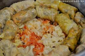 Sunt multe retete de sarmale de post insa aceasta mi se pare deosebita. Sarmale Vegetariene De Post Cu Hribi Si Linte Rosie Ourdailyfood