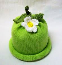 The ice cream sundae hat is a cozy knit hat pattern perfect for knitters who are looking to get their feet wet in the fair isle knitting pond. Knit Sweet Baby Sweet Pea Hat With Flower Perfect Newborn Photography Prop Infant Sizes Knitting Baby Hats Knitting Knitted Flowers