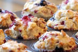 Un Muffin Aux Petits Fruits Parfait Framboises Et Bleuets Recette Muffins Pour Le Petit Dejeuner Recette Muffin