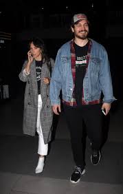 Çağatay ulusoy yargılandığı uyuşturucu davasında uyuşturucu madde ticareti yapmak suçundan 4 yıl 2 ay hapis cezasına çarptırıldı. Cagatay Ulusoy Un Yeni Imajina Sevgilisi Duygu Sarisin Bakin Ne Dedi Magazin Haberleri