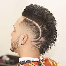 muster am rasierten kopfbereich fur wirkungsvolle mannerfrisur sidecut dicke haare manner haar design designs fur rasierte frisuren
