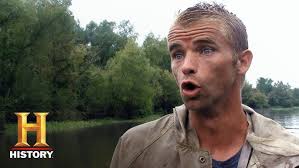 Swamp People: Bulldozer Alligator Sends Joey