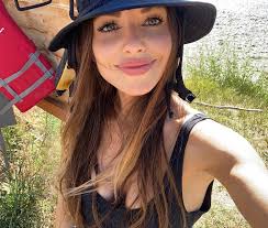 🎁 GIVEAWAY ALERT! 🎁 Sharing one of my favorite women's health books! Our  bodies are incredible, and this book sheds light