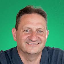 I'm getting 27% of people who engage with my LinkedIn posts to join my paid  membership... Within 2 weeks of engaging with me! I started experimenting  with the strategy I'm about to