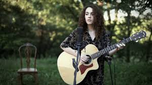 Nuria Graham Bird Eyes Album Review La cantautora presenta 'does it ring a bell', un disco plagado de guitarras hipnóticas que acompaña de una voz que no deja indiferente. nuria graham bird eyes album review
