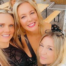 Cancer :"it starts at 3" me in my head: "it starts at 3, but we gotta be  there by 2, so we gotta leave the house at 1, so i have to