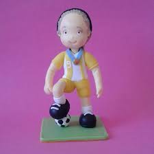 Você está achando que o principal nome do futebol feminino brasileiro é craque só nos campos? Jogadora Futebol Biscuit Elo7