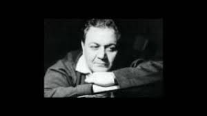 Η εξύβριση κάποιου μόνο με λόγια. Manos Xatzidakis 25 Xronia Xwris Ta Logia Kai Tis Skepseis Toy Vids E8nos