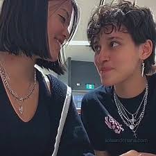 Lola Paige's Instagram, Twitter & Facebook