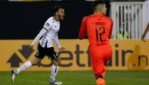 Los de stéphan sólo han ganado un partido de sus últimos doce encuentros y se despedirán de europa esta noche tras dos temporadas paseándose por el viejo. Colo Colo Vs Penarol 2 1 Resumen Goles Y Estadisticas Por La Copa Libertadores 2020 Futbol Internacional Depor