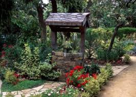 Let the compound to dry out properly, before sanding the whole wooden free woodworking plans for building a beautiful redwood diy wishing well with a hexagon base and a hexagon top. 10 Easy Diy Garden Wishing Wells You Can Make Today With Free Plans Diy Crafts