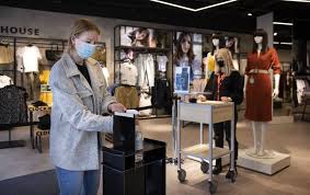 De mondkapjesplicht geldt voor iedereen van 13 jaar en ouder. Nyufrreasbwugm