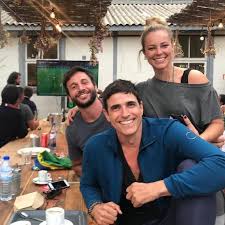 Sou piradinha, siguo todos de volta. Paolla Oliveira Exibe Barriguinha Suspeita Em Foto E Fas Desconfiam De Gravidez
