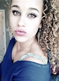 Marisa Dennis's Instagram, Twitter & Facebook