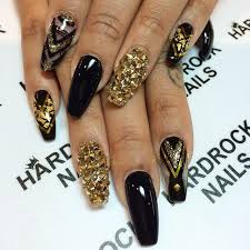 Black And Gold Nail Art Glamorous Black And Gold Nail Designs Be Modish Gold Nail Designs Gold Nails Gold Acrylic Nails