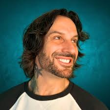 Quiz de Noël! 🎅🏻 . C'est quoi le pire cadeau que tu as reçu? . C'est quoi  ton film de Noël préféré? Et le pire? . Ta toune de Noël préférée, celle